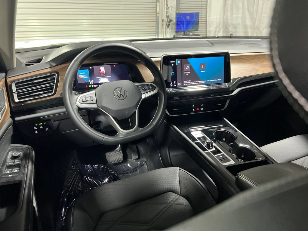 Used 2025 Volkswagen Atlas SE AWD/4WD image 19