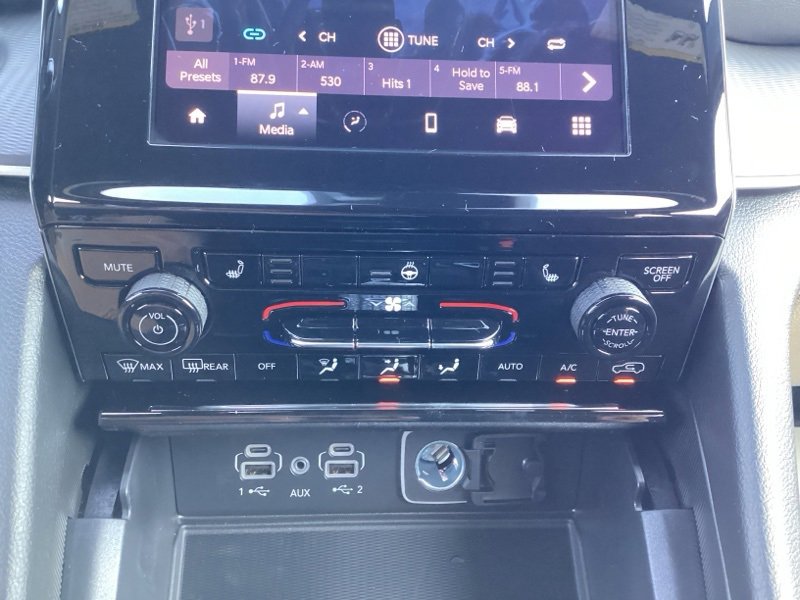 New 2025 Jeep Grand Cherokee L Laredo w/ Luxury Tech Group I image 38