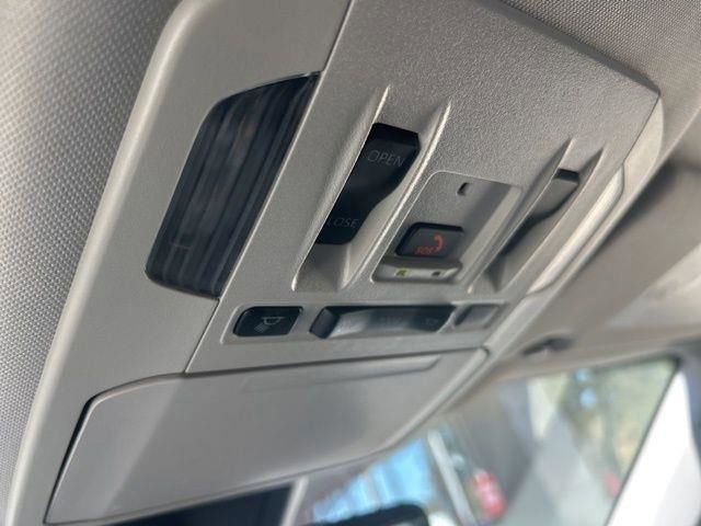 Used 2025 Toyota Highlander XLE image 33