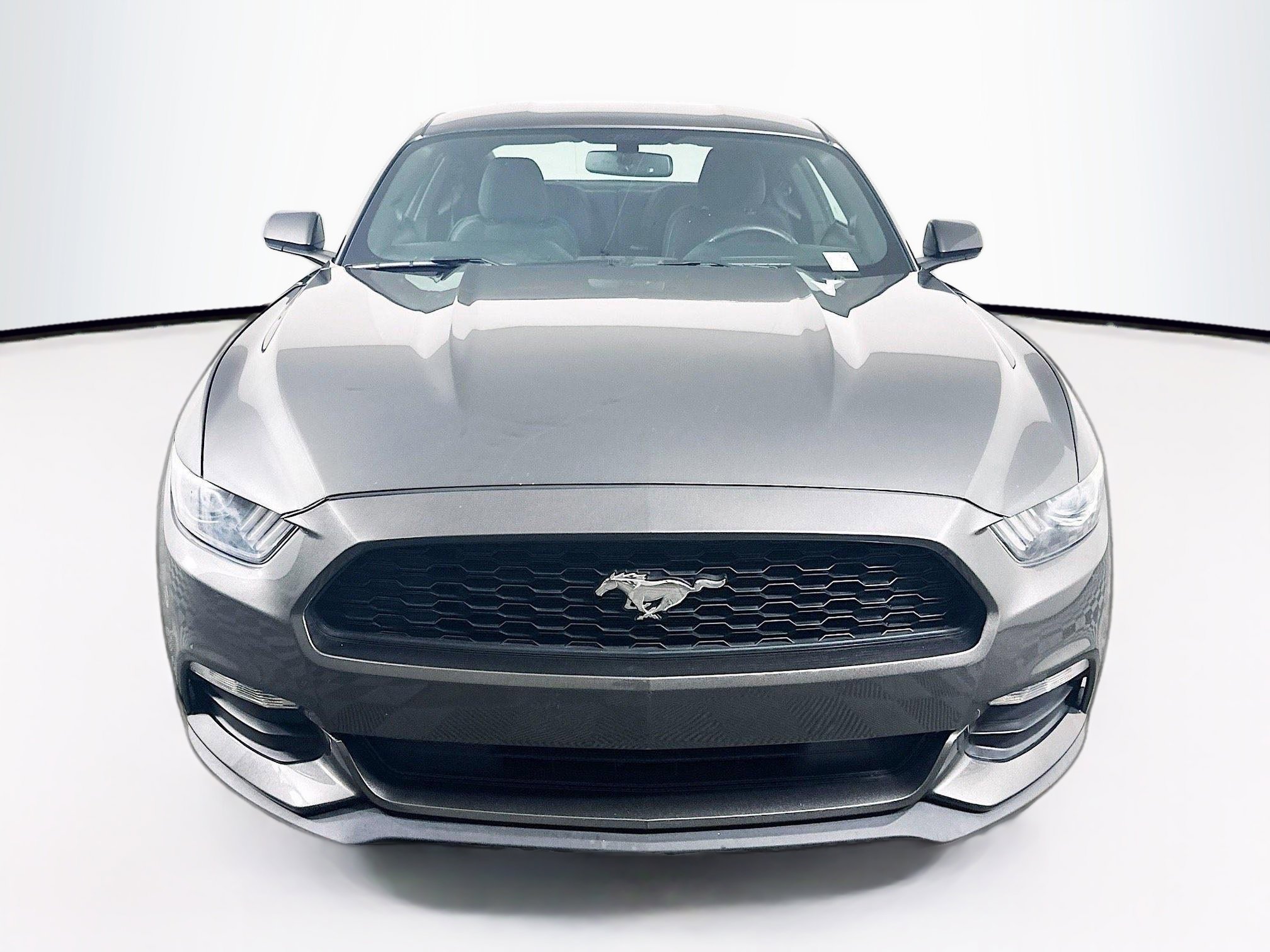 Used 2017 Ford Mustang V6 image 2