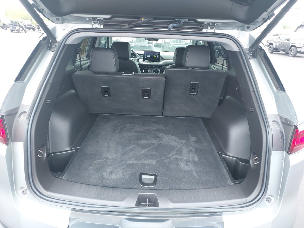 Used 2024 Chevrolet Blazer LT FWD image 9