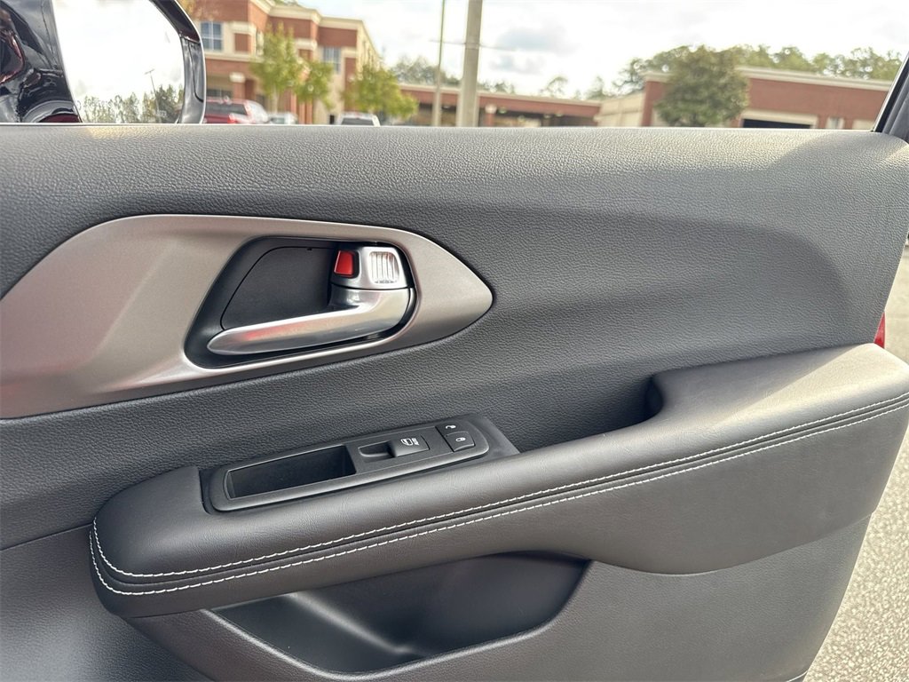 New 2026 Chrysler Pacifica Select image 29