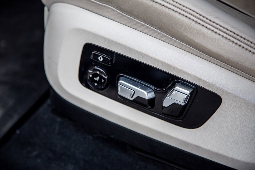 Used 2020 BMW X5 M50i image 20