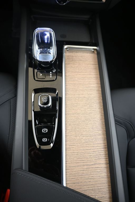 New 2026 Volvo XC60 B5 Plus w/ Protection Package Premier image 33