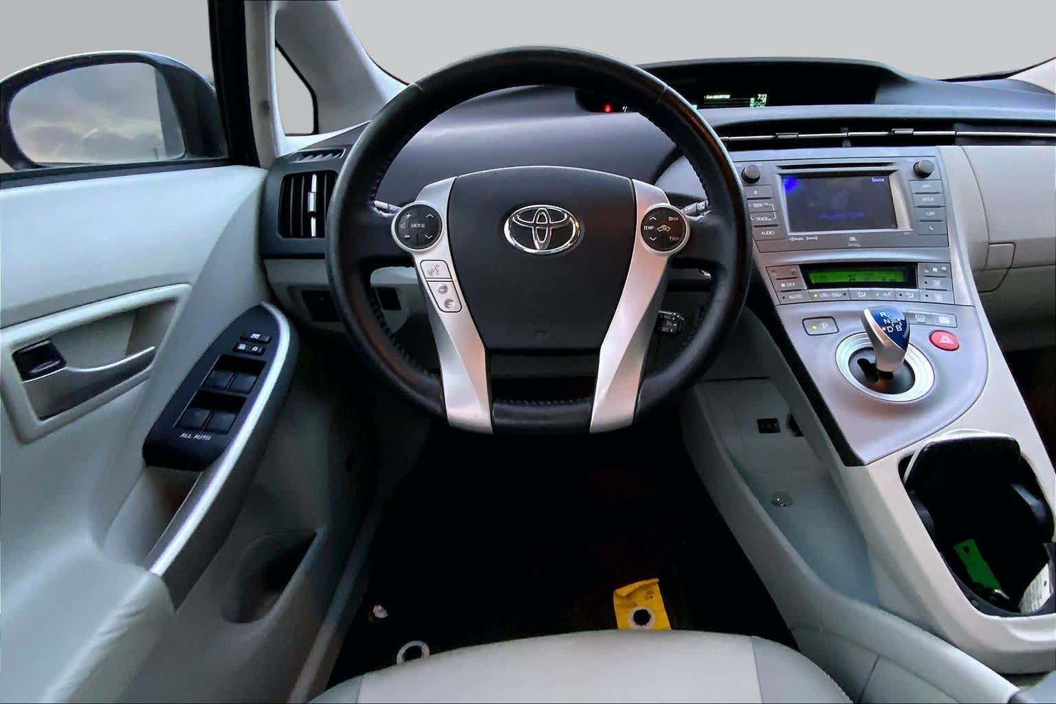 Used 2015 Toyota Prius Four FWD image 5