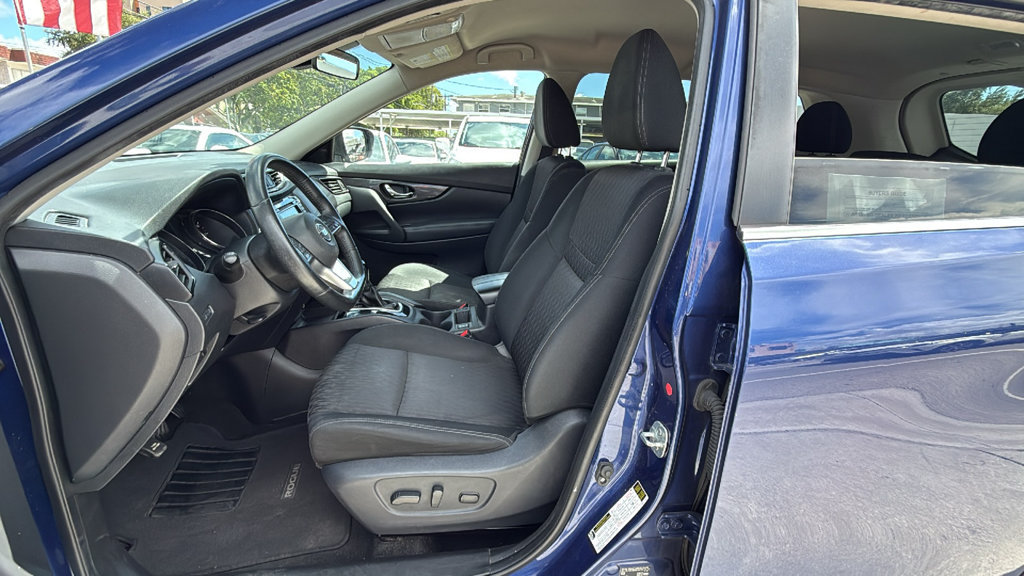 Used 2019 Nissan Rogue SV FWD image 21
