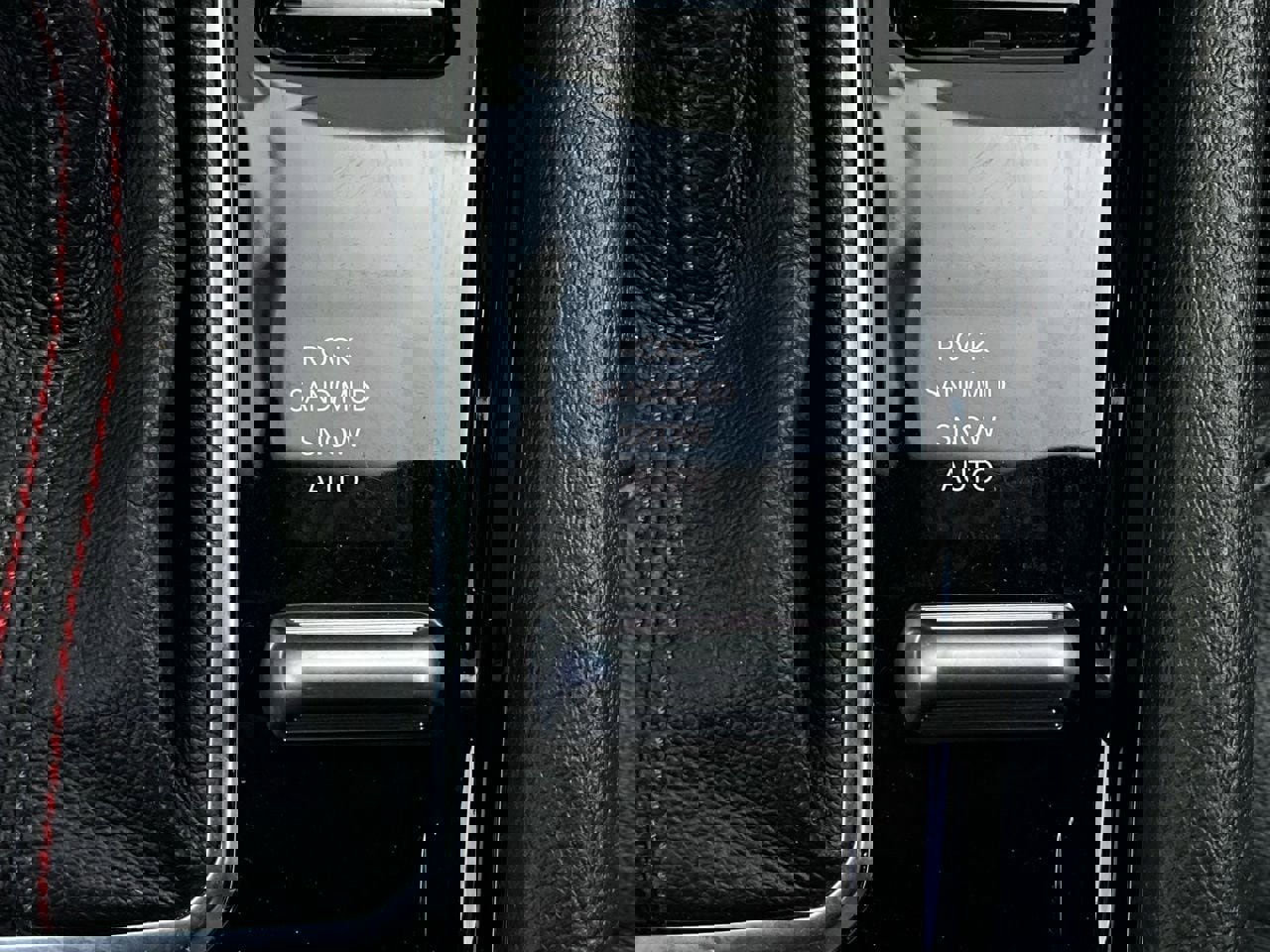 Used 2025 Jeep Compass Trailhawk image 23