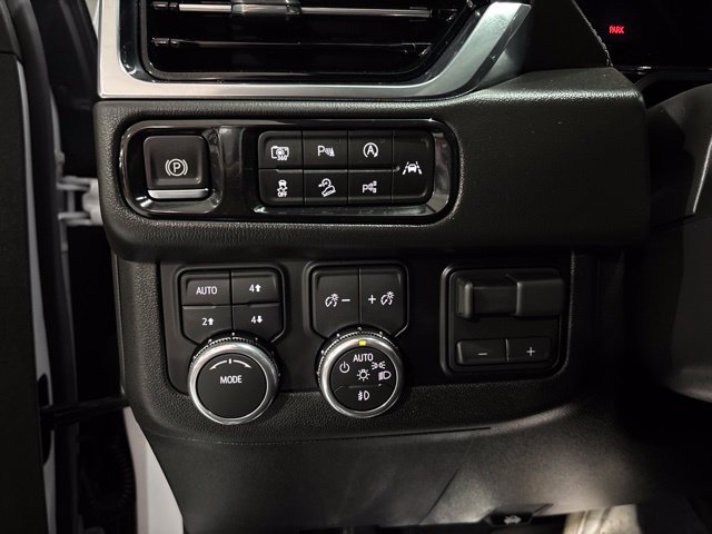 Used 2026 GMC Yukon Denali w/ Advanced Technology Package AWD/4WD image 22