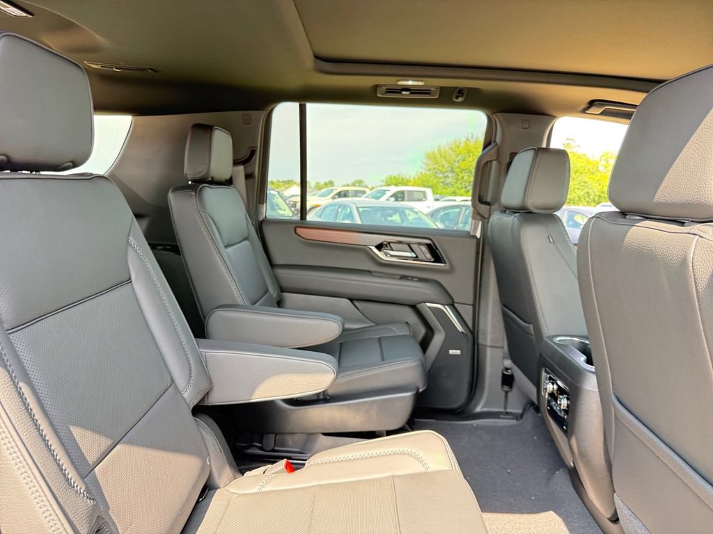 New 2026 GMC Yukon XL Denali w/ Sun & Power Step Package AWD/4WD image 43
