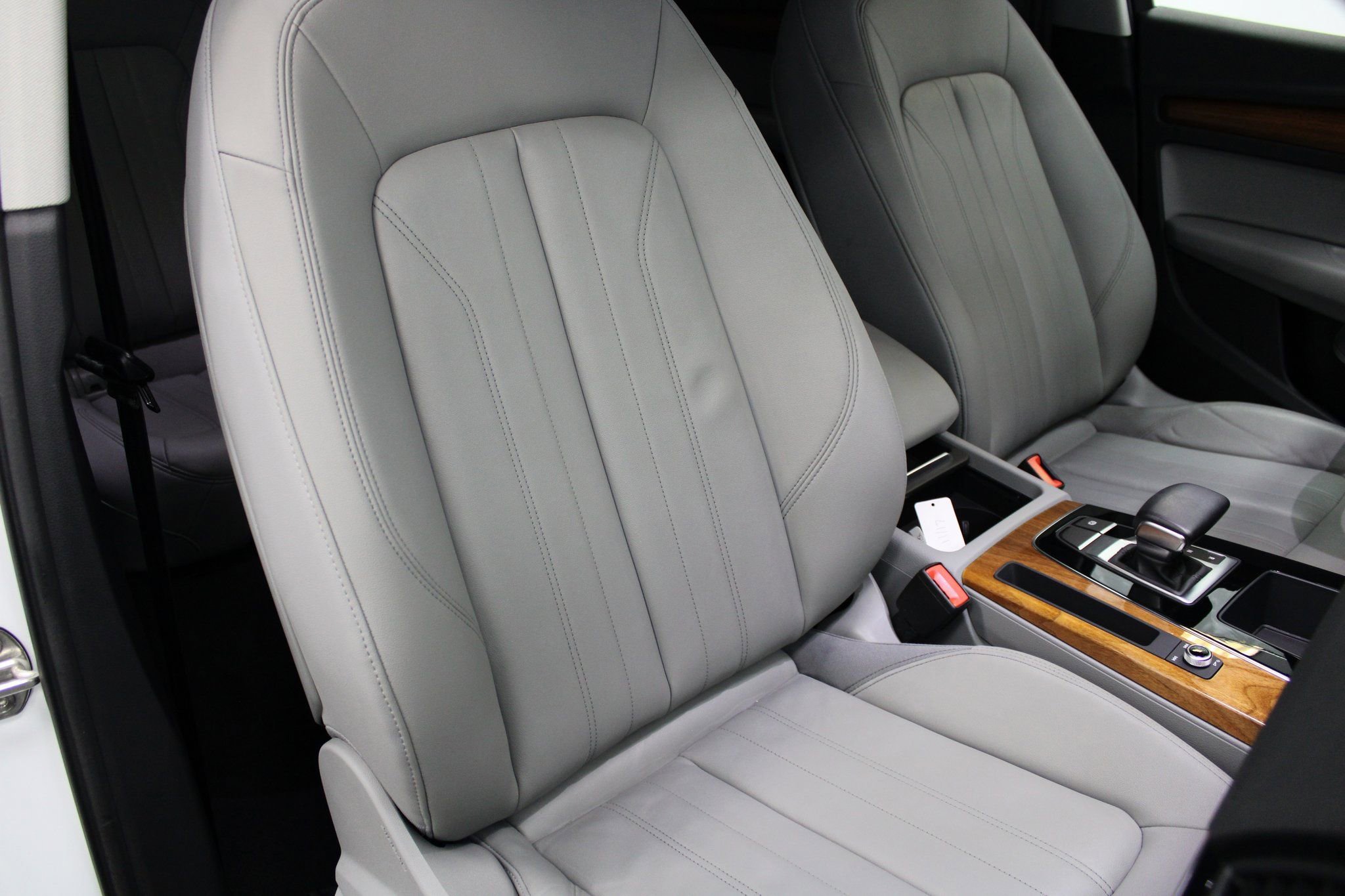 Used 2022 Audi Q5 2.0T Premium w/ Convenience Package image 29