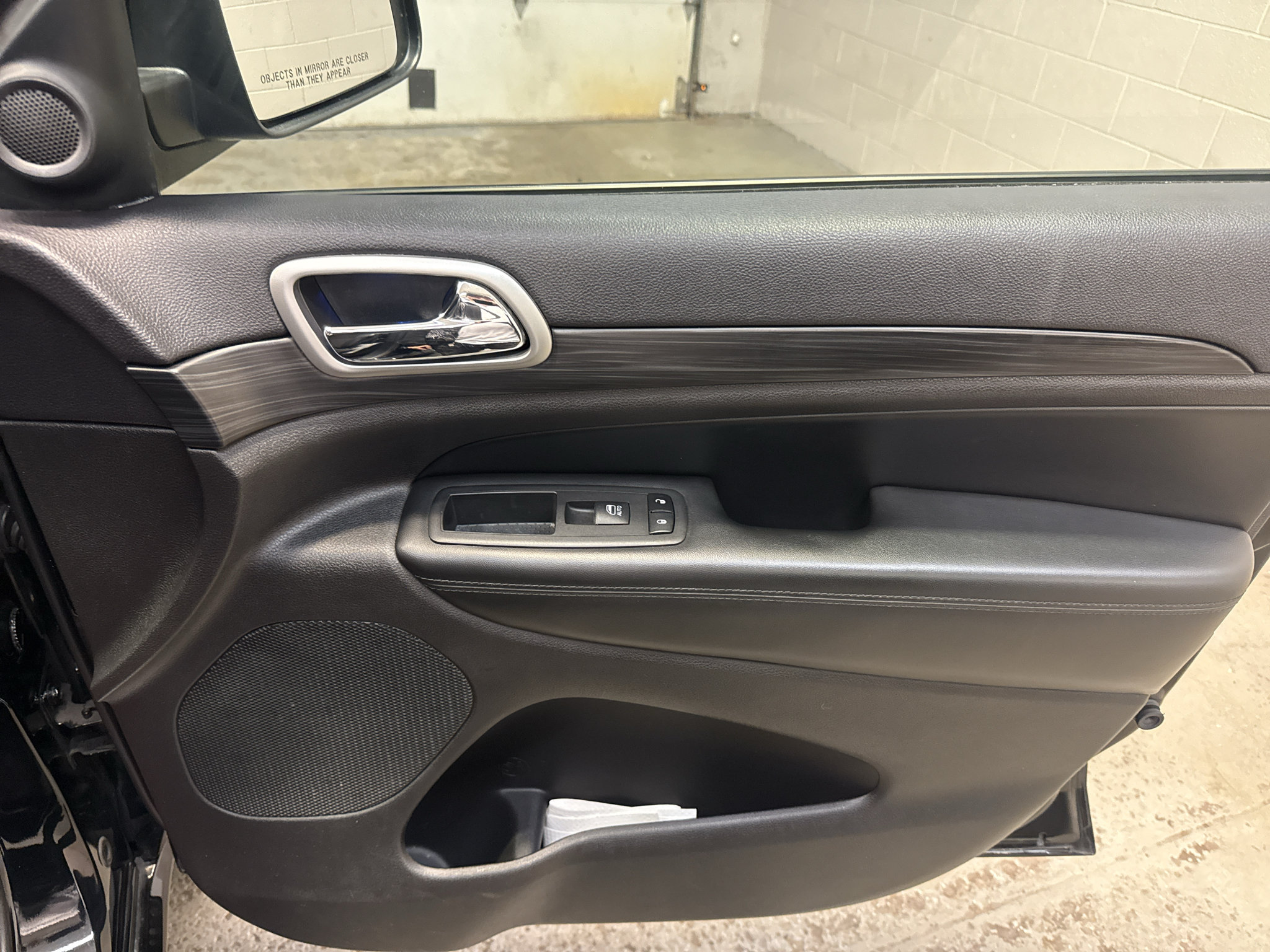 Used 2019 Jeep Grand Cherokee Altitude RWD image 21