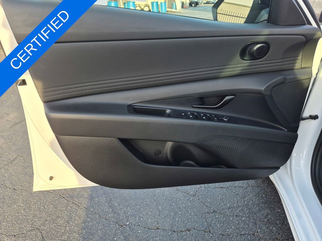 Used 2025 Hyundai Elantra SEL image 10