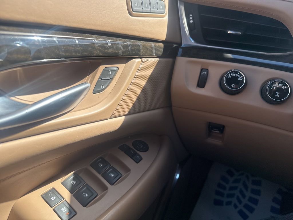 Used 2018 Cadillac Escalade Platinum image 15