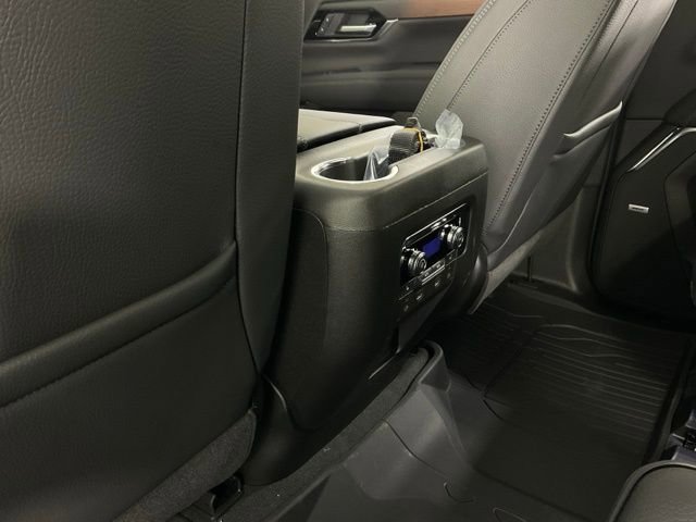 New 2026 GMC Yukon Denali w/ Denali Reserve Package image 18