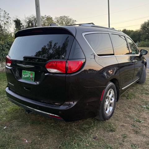 Used 2017 Chrysler Pacifica Touring-L Plus w/ Advanced Safetytec Group image 7