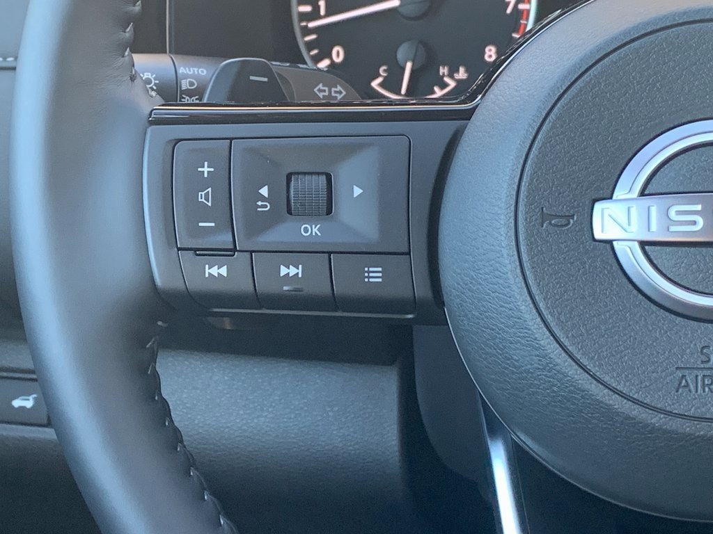 New 2025 Nissan Pathfinder SL image 9