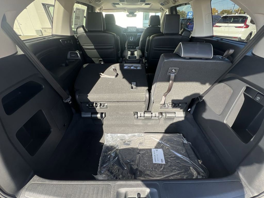 New 2026 Honda Odyssey Touring image 25
