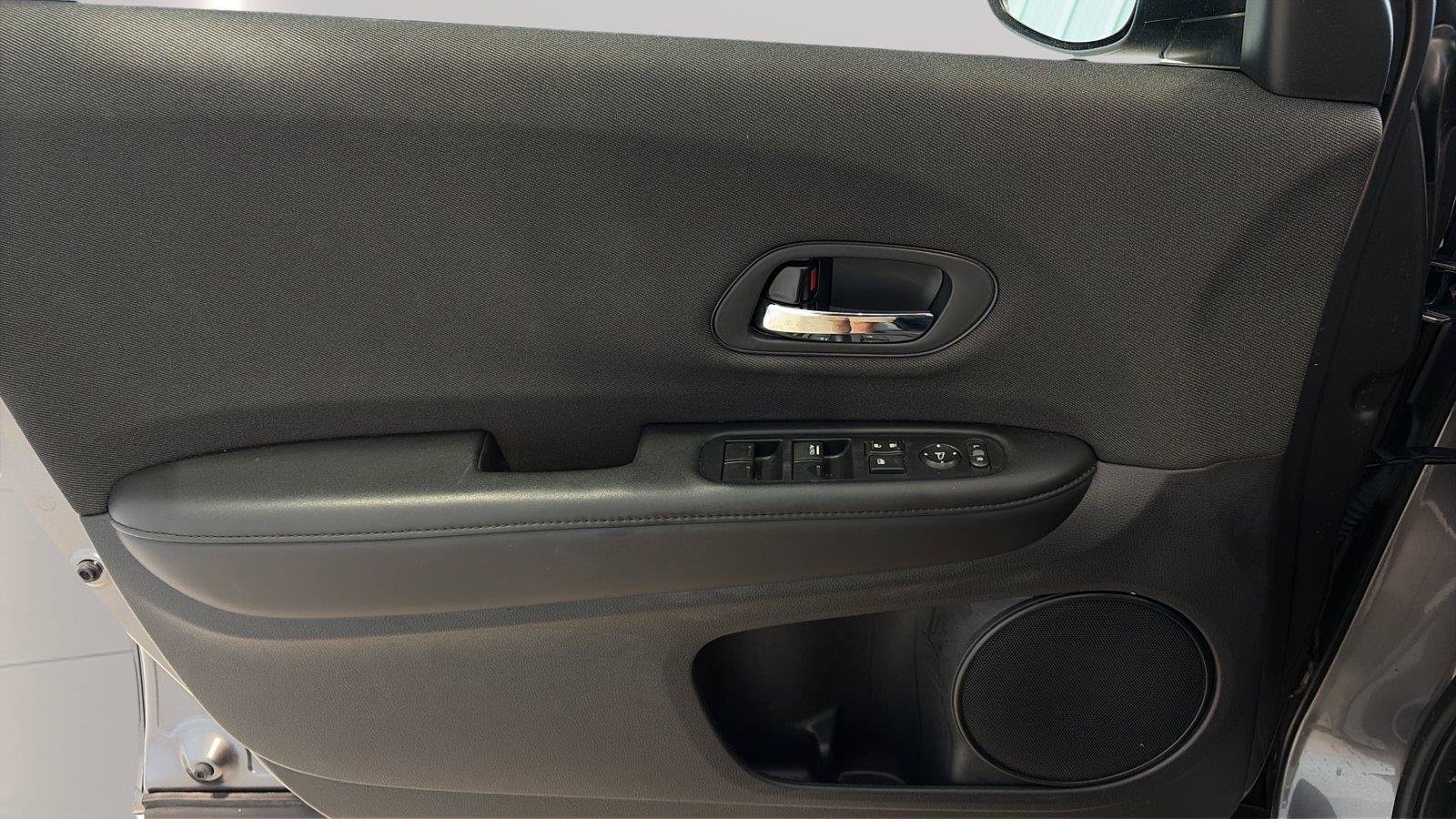 Used 2022 Honda HR-V LX image 21