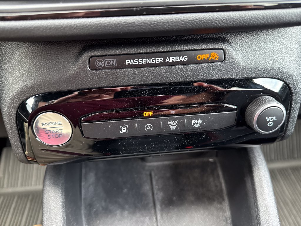 Used 2023 Ford Escape ST-Line w/ Tech Pack #1 AWD/4WD image 17