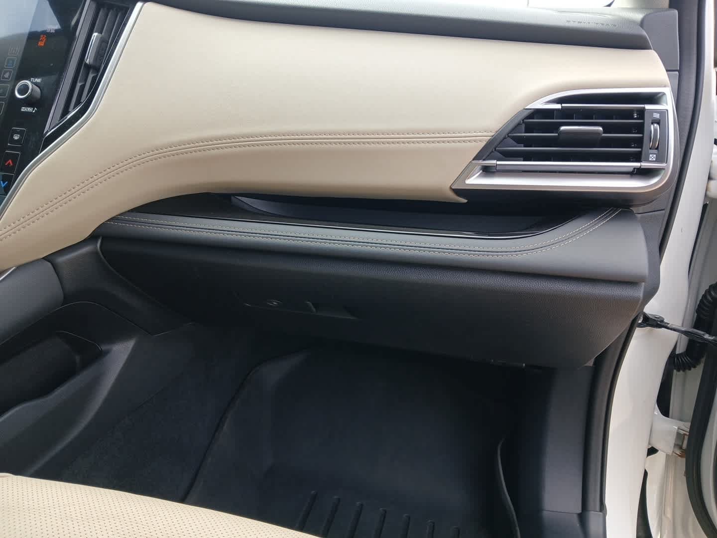 Used 2024 Subaru Outback Limited AWD/4WD image 53