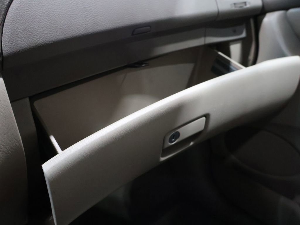 Used 2005 Toyota Sienna XLE image 24