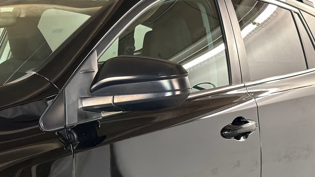 Used 2016 Toyota RAV4 LE AWD/4WD image 4