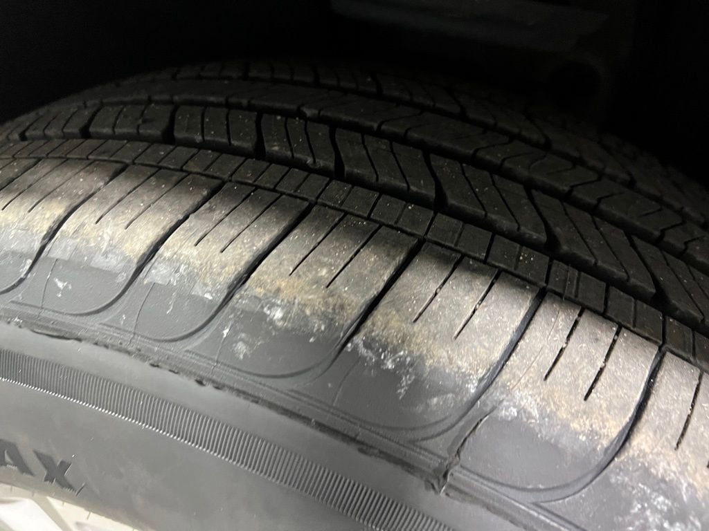 Used 2023 Chevrolet Traverse LT image 43