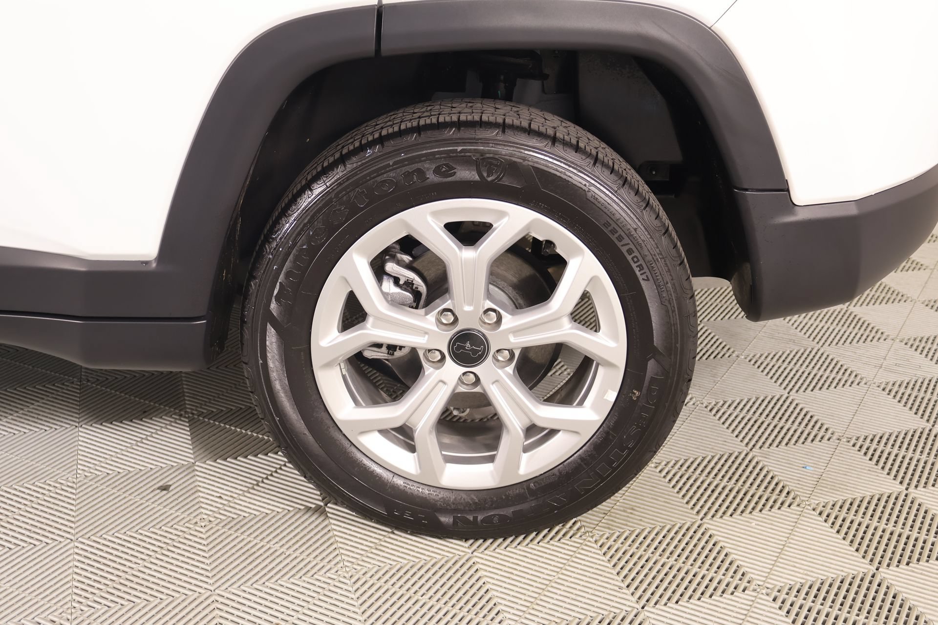 Used 2025 Jeep Compass Latitude AWD/4WD image 18