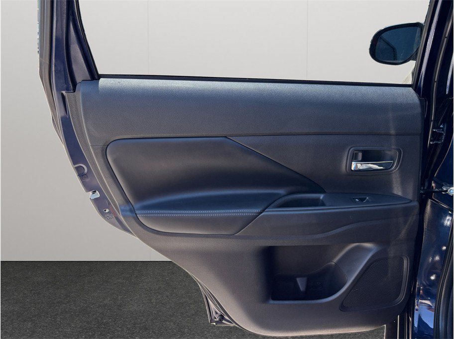 Used 2020 Mitsubishi Outlander SE FWD image 33