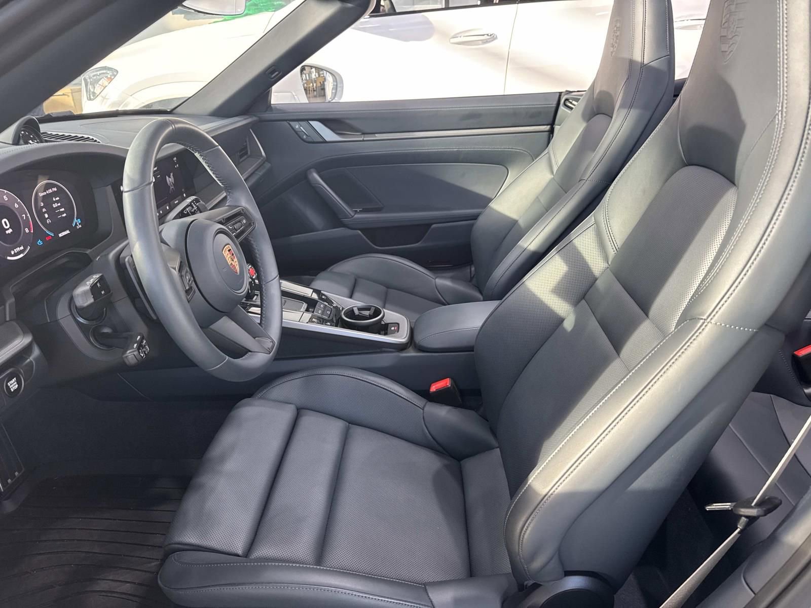 Used 2025 Porsche 911 Carrera image 14