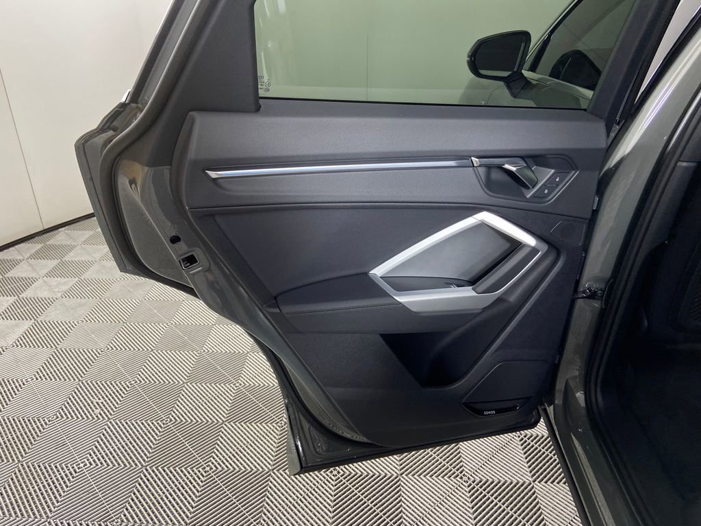 Used 2025 Audi Q3 2.0T Premium Plus w/ Premium Plus Package image 28