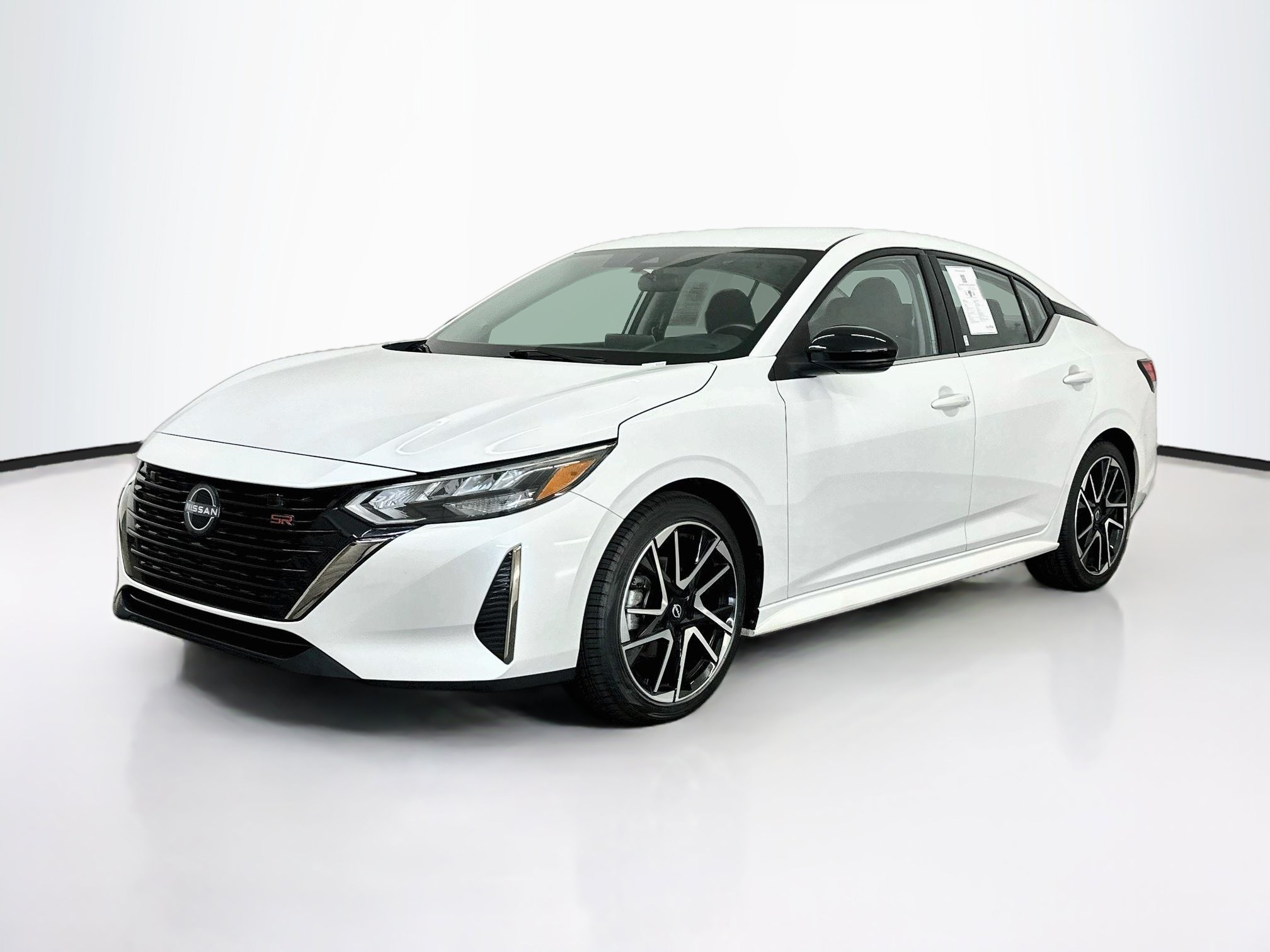 Used 2025 Nissan Sentra SR FWD image 3