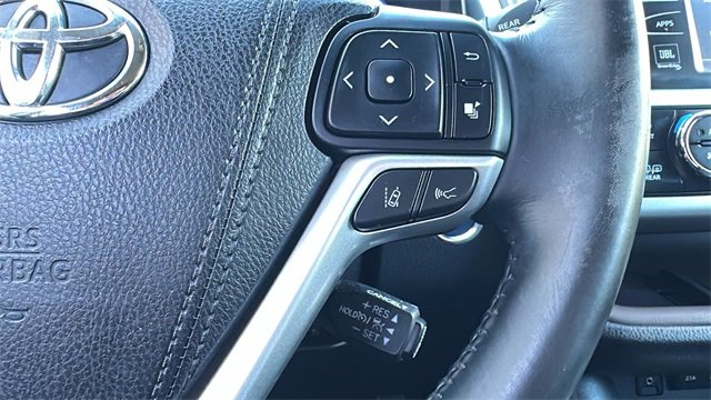Used 2017 Toyota Highlander Limited image 17