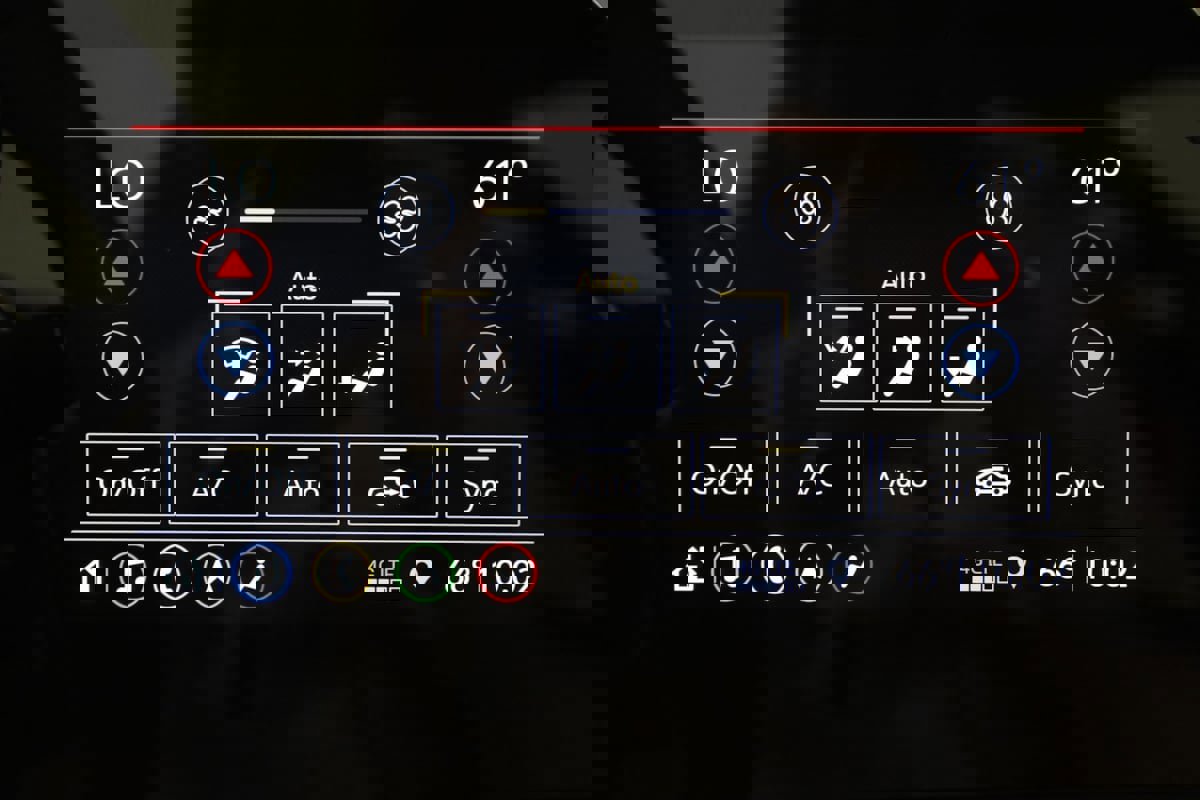 Used 2020 Chevrolet Corvette Stingray Premium Cpe w/ 3LT Preferred Equipment Group image 55