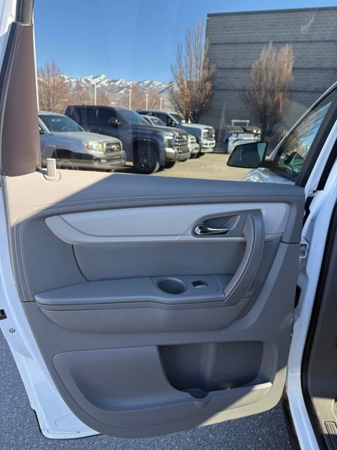 Used 2017 Chevrolet Traverse LS FWD image 33