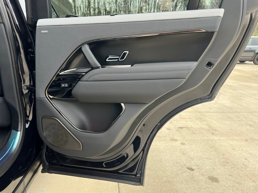 New 2025 Land Rover Range Rover Sport SV Edition Two image 17