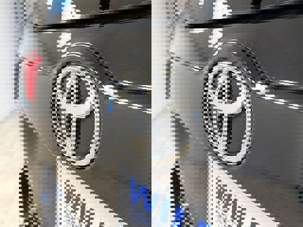 Used 2019 Toyota Highlander XLE image 12