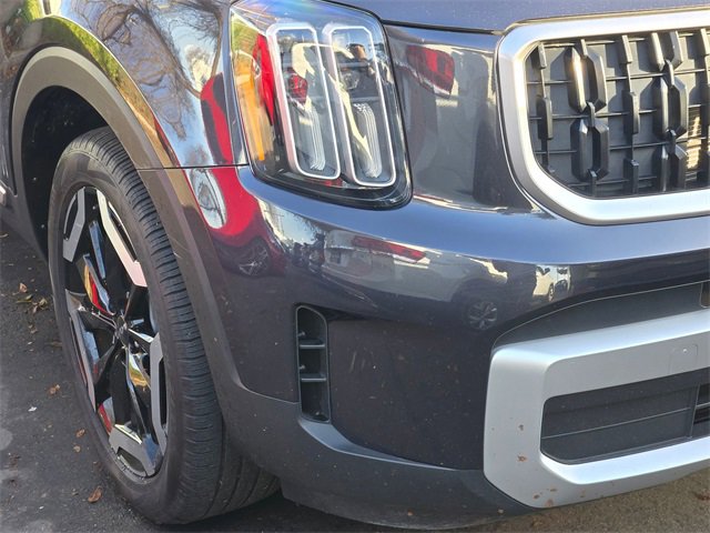 Certified 2025 Kia Telluride EX image 3
