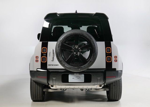 New 2026 Land Rover Defender 110 S image 7