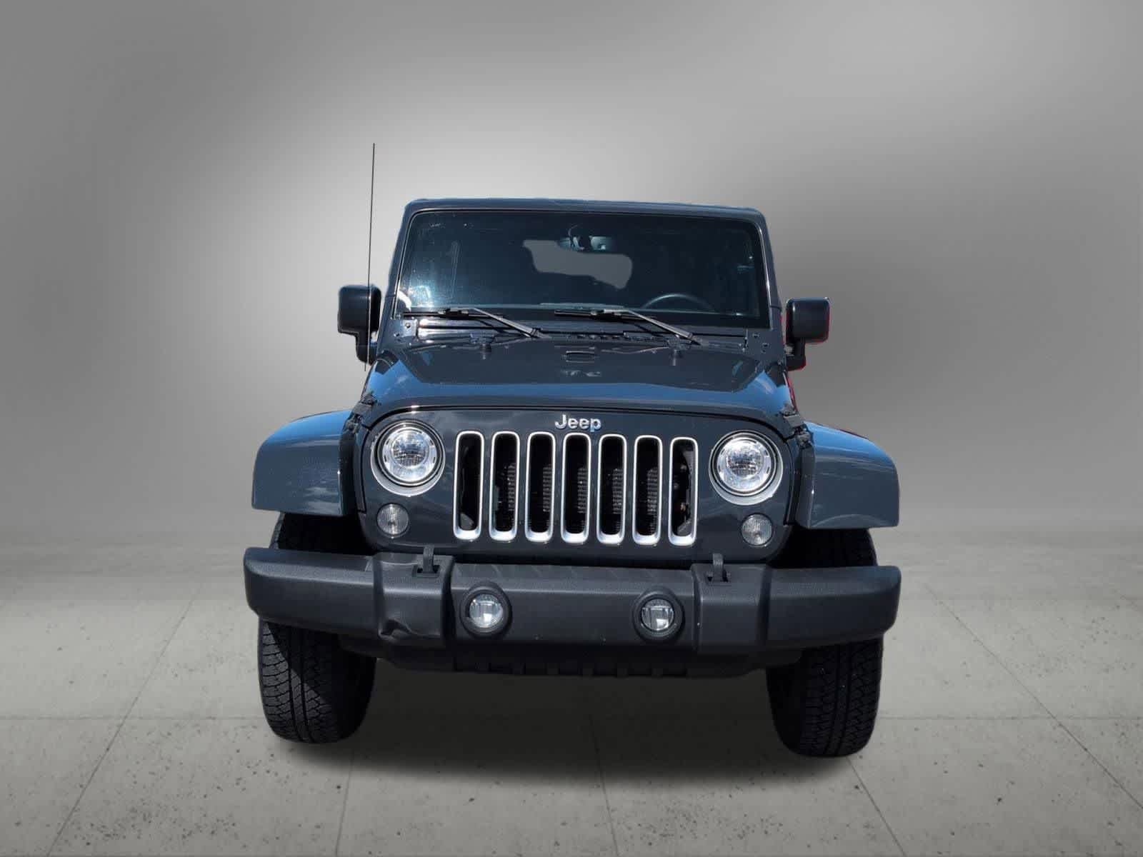 Used 2017 Jeep Wrangler Unlimited Sahara AWD/4WD image 9