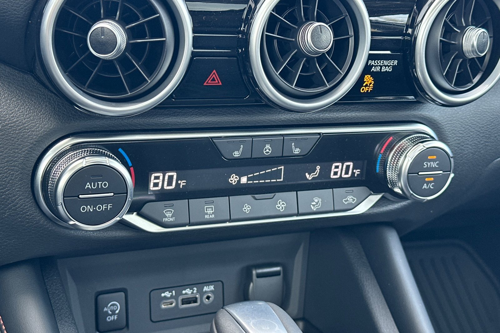 Used 2025 Nissan Sentra SR w/ SR Premium Package image 18