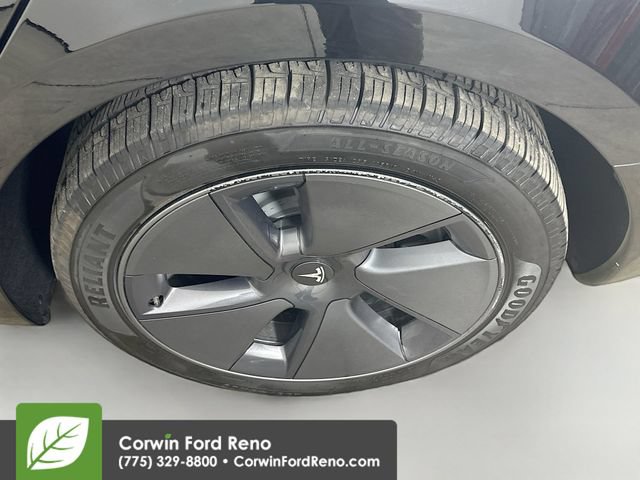 Used 2022 Tesla Model 3 Long Range AWD/4WD image 29