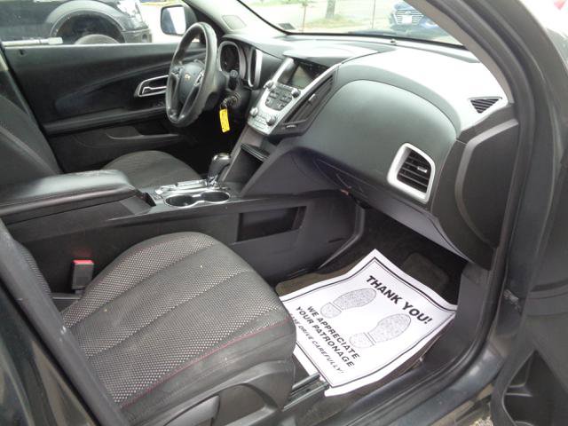 Used 2017 Chevrolet Equinox LS AWD/4WD image 19