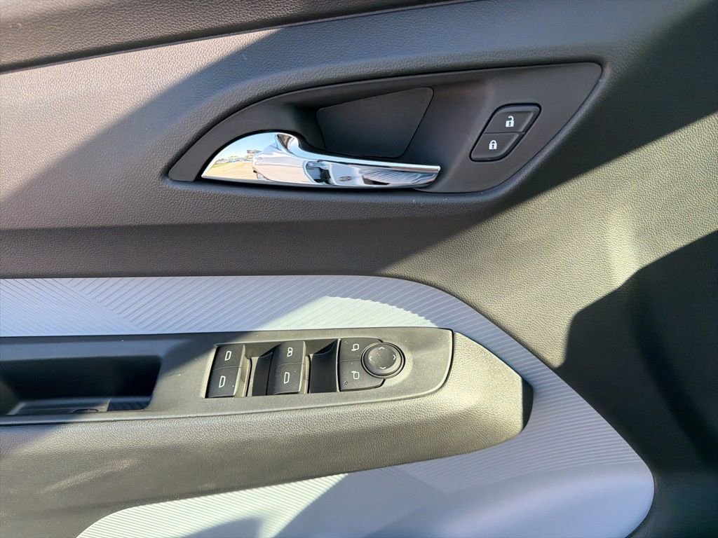 New 2027 Chevrolet Bolt LT w/ Comfort Package FWD image 31