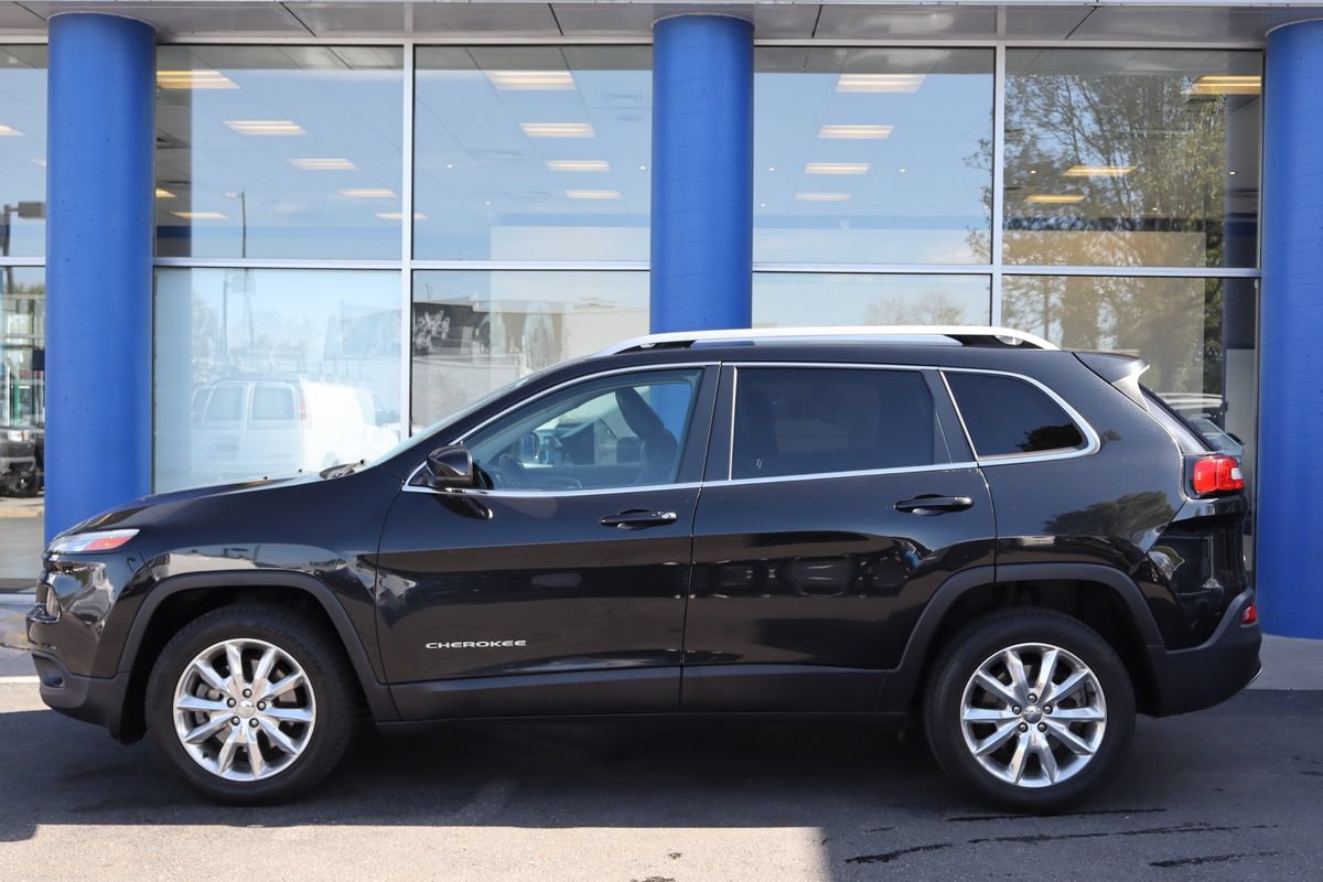 Used 2016 Jeep Cherokee Limited AWD/4WD image 2