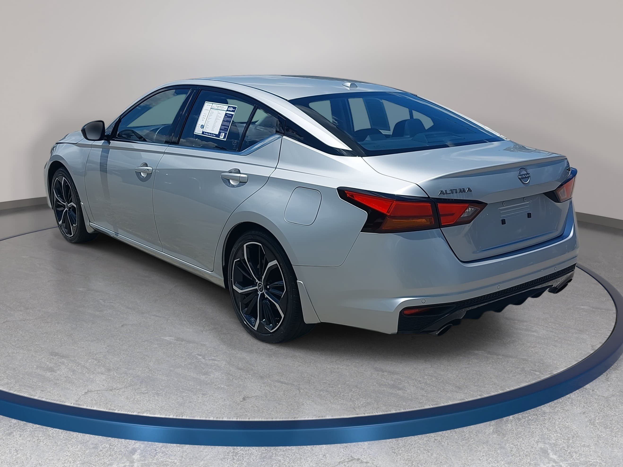 Used 2024 Nissan Altima 2.5 SR FWD image 7