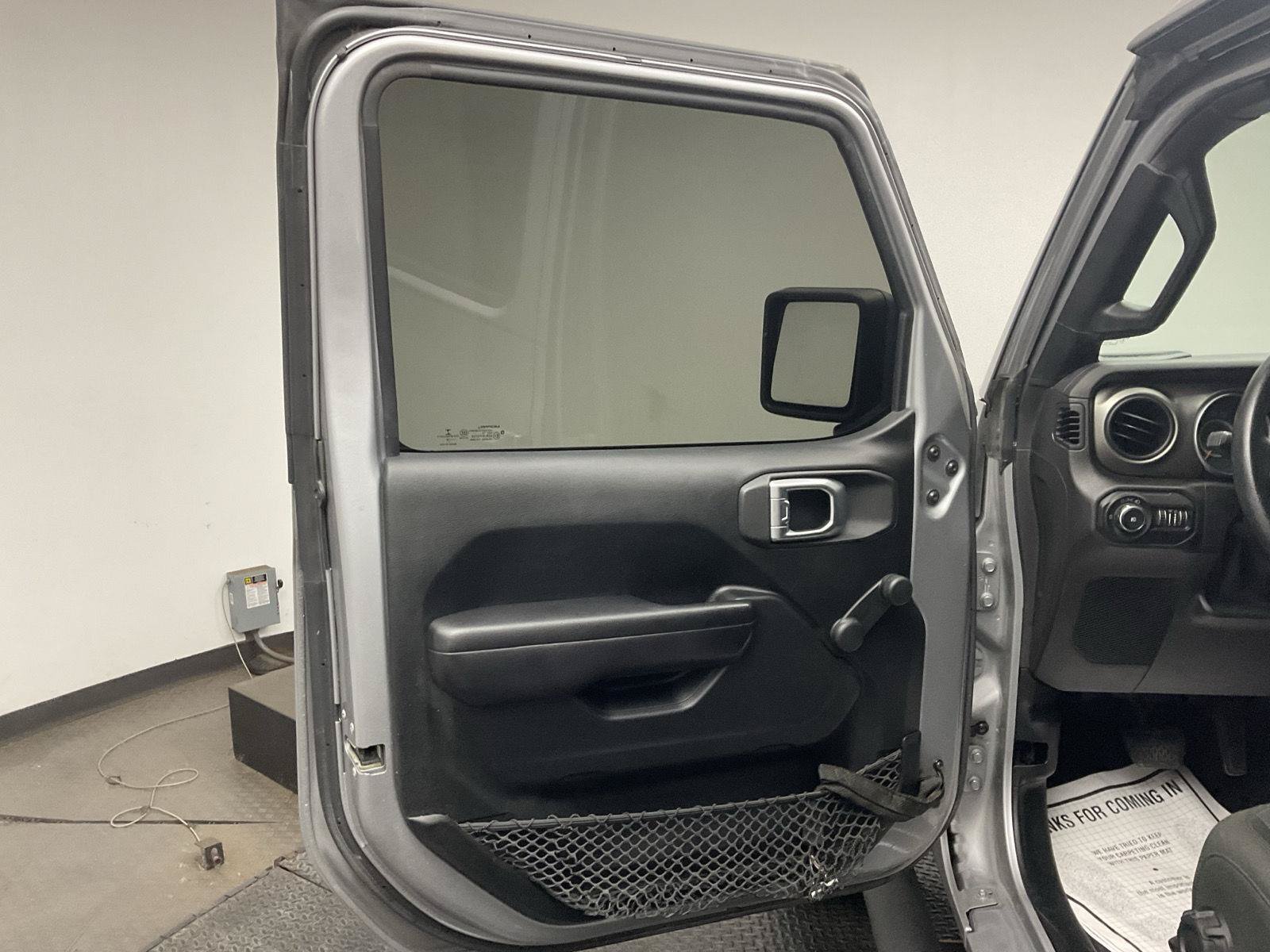 Used 2018 Jeep Wrangler Unlimited Sport AWD/4WD image 9