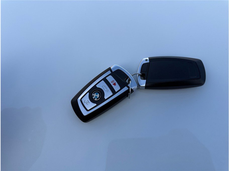 Used 2015 BMW 750Li RWD image 49
