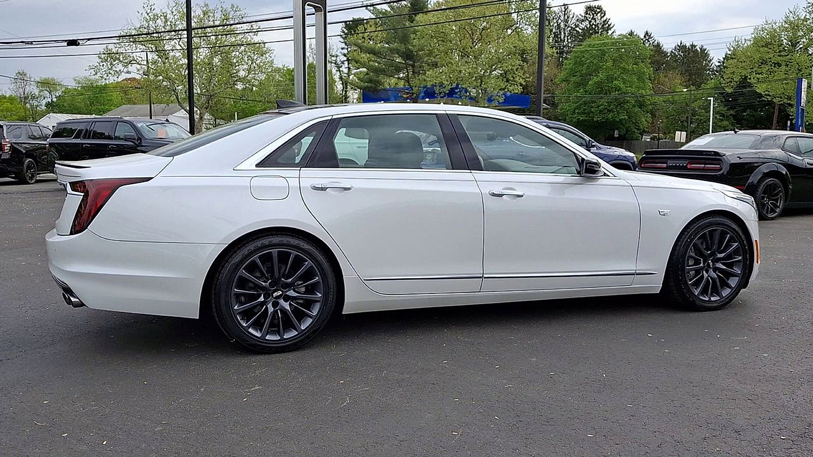 Certified 2020 Cadillac CT6 Luxury w/ LPO, Exterior Accent Package AWD/4WD image 3