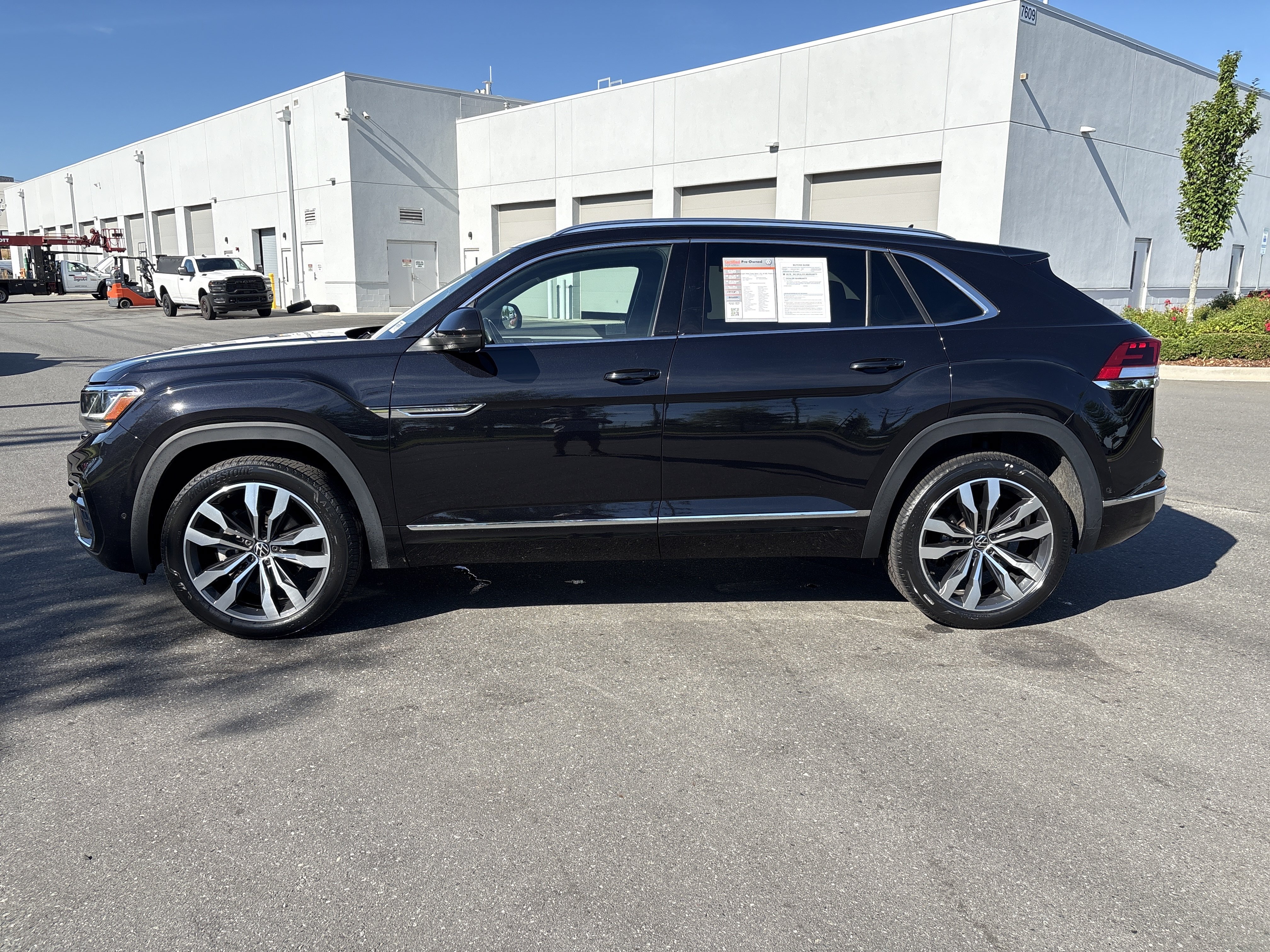 Used 2023 Volkswagen Atlas Cross Sport SEL Premium R-Line AWD/4WD image 6